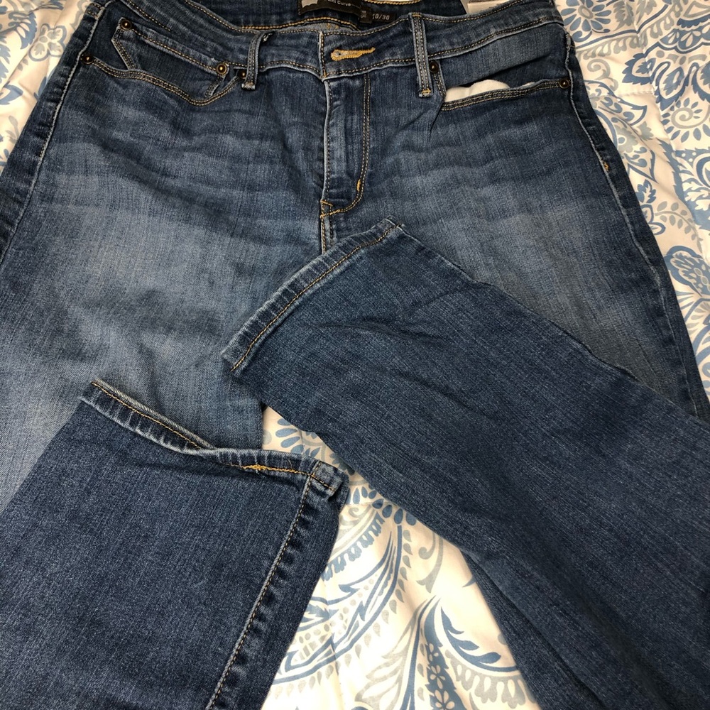 Levi’s Demi Curve sz 30